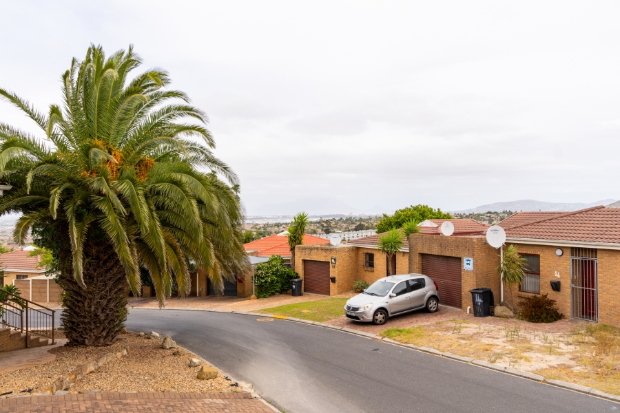 3 Bedroom Property for Sale in Protea Village Western Cape